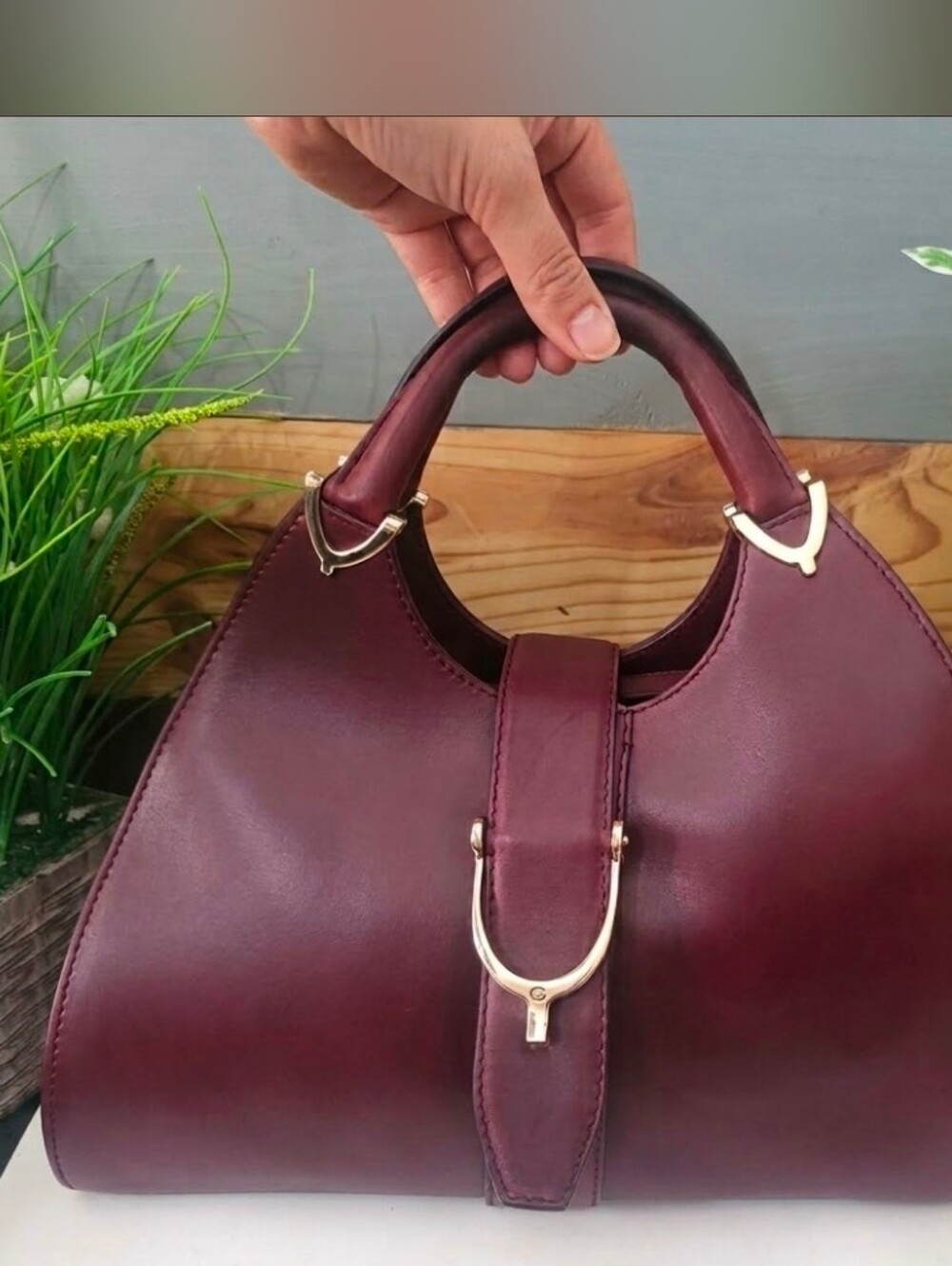 GUCCI LADY STIRUP Burgundy/Deep Wine Leather Top Handle With COA